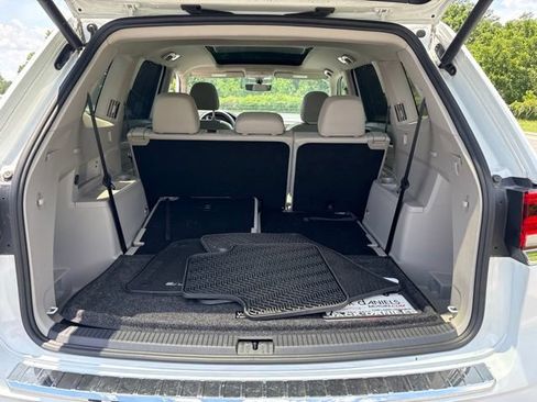 Used 2023 Volkswagen Atlas SE w/ Panoramic Sunroof Package AWD/4WD image 9