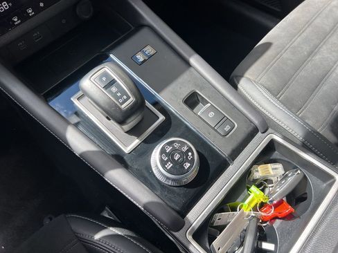 Used 2023 Mitsubishi Outlander SE AWD/4WD image 19