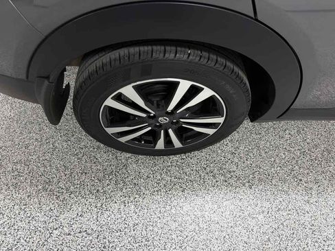 Used 2020 Nissan Kicks SV FWD image 31