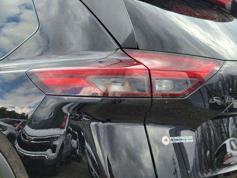 Used 2023 Nissan Rogue SV image 11