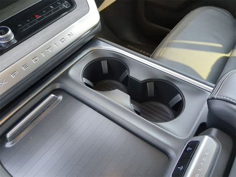 Used 2025 Ford Expedition Max Platinum image 24