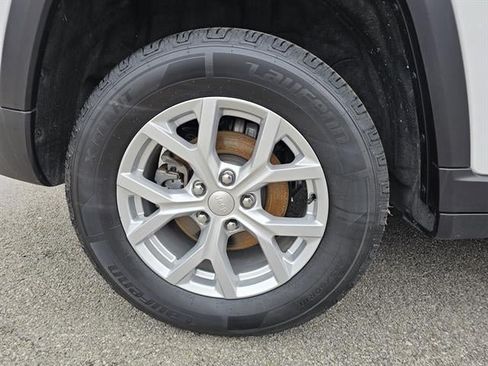 Used 2024 Jeep Grand Cherokee Limited AWD/4WD image 14