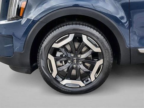 Used 2025 Kia Telluride S AWD/4WD image 26