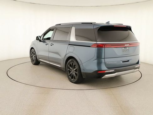 Used 2022 Kia Carnival SX FWD image 4