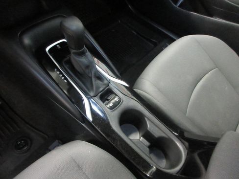 Used 2022 Toyota Corolla LE FWD image 19