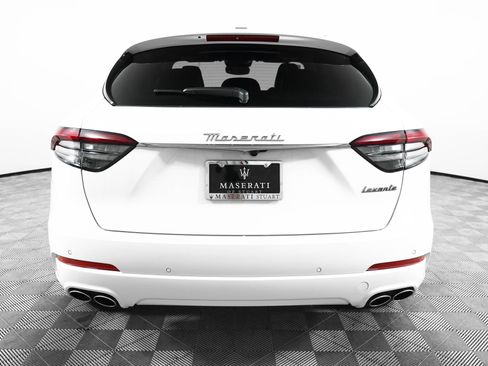 New 2024 Maserati Levante GT Ultima image 7