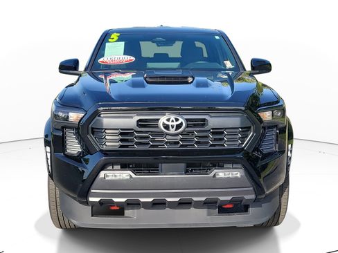 Certified 2025 Toyota Tacoma TRD Sport RWD image 2