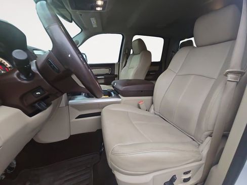 Used 2018 RAM 1500 Laramie w/ Convenience Group image 9