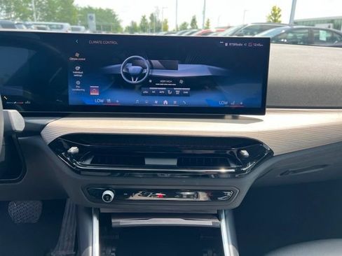 Used 2025 BMW 330i Sedan RWD image 16