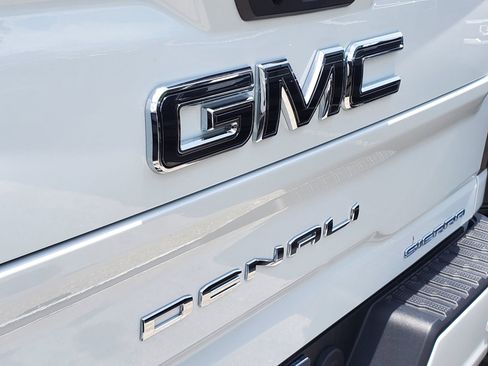 Used 2026 GMC Sierra 3500 Denali Ultimate AWD/4WD image 6