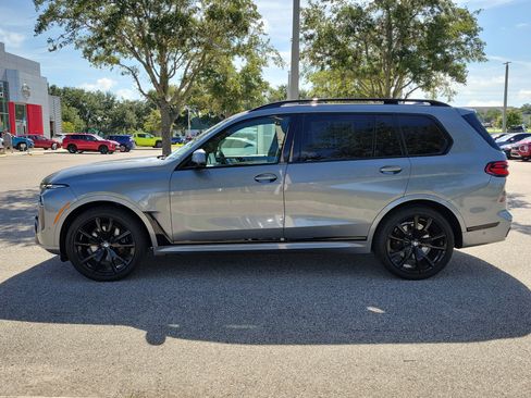 Used 2024 BMW X7 xDrive40i w/ M Sport Package AWD/4WD image 9
