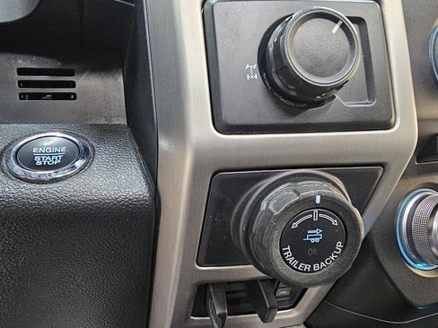 Used 2018 Ford F150 Platinum w/ Equipment Group 701A Luxury image 34