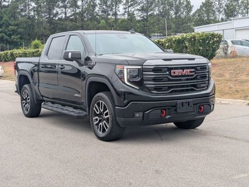 Used 2024 GMC Sierra 1500 AT4 w/ Technology Package AWD/4WD image 2