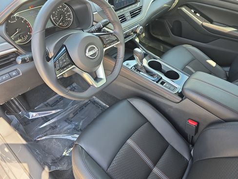 Used 2024 Nissan Altima 2.5 SR AWD/4WD image 14