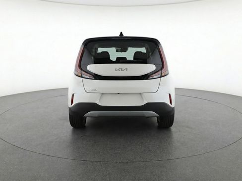 Used 2025 Kia Soul LX w/ LX Technology Package image 7