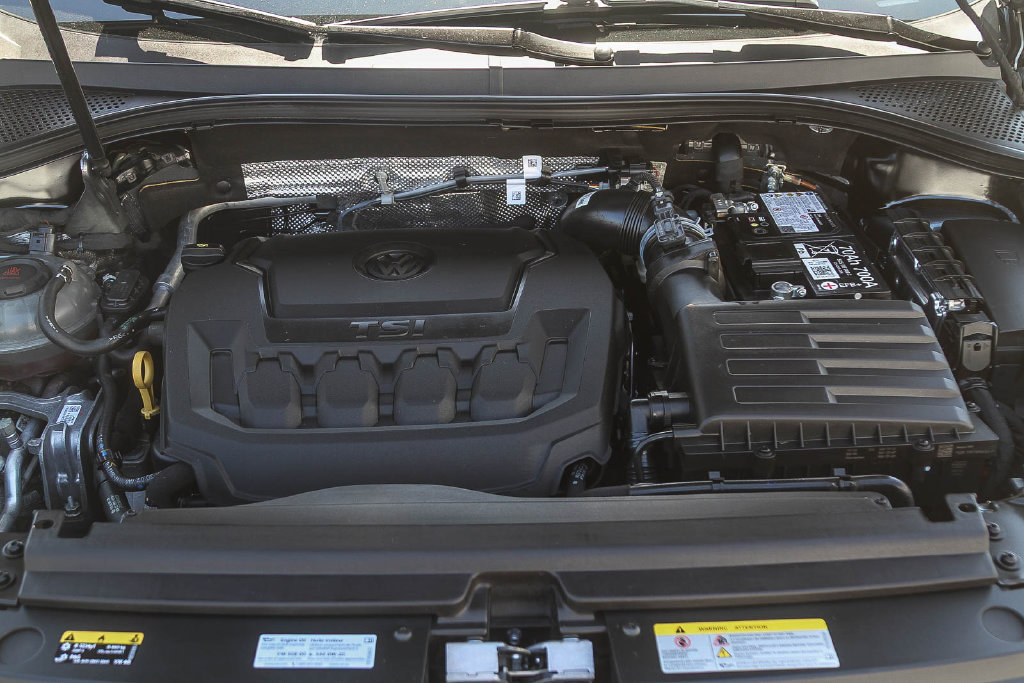 Used 2024 Volkswagen Tiguan SE R-Line FWD image 23