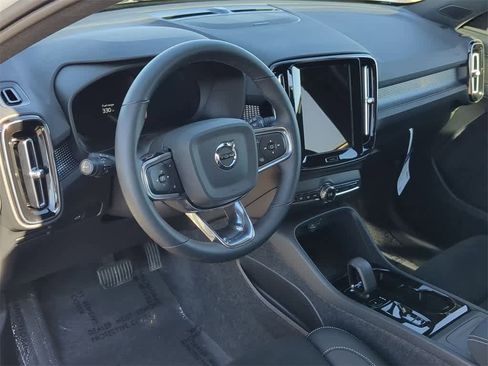 Used 2026 Volvo XC40 B5 Ultra w/ Climate Package image 2