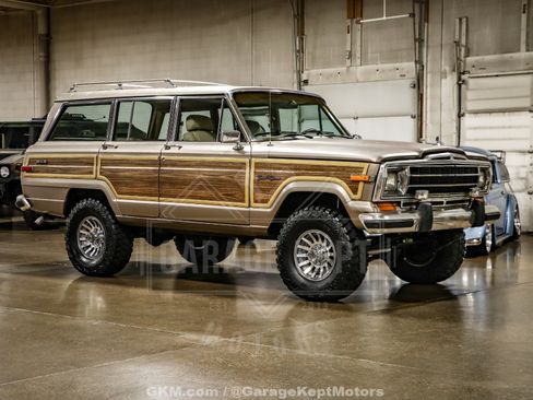 Used 1988 Jeep Grand Wagoneer AWD/4WD image 1