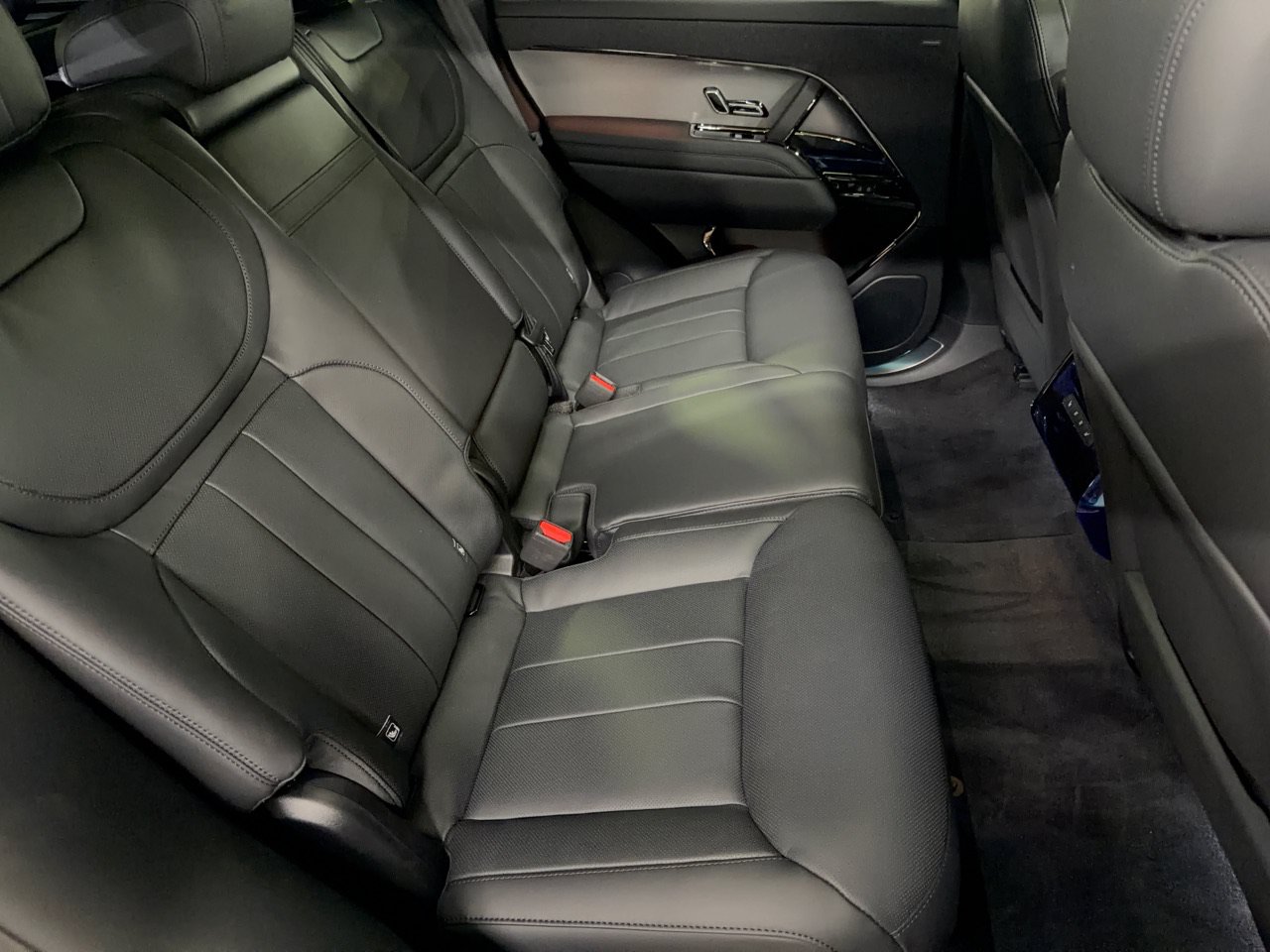 New 2026 Land Rover Range Rover Sport SE AWD/4WD image 29