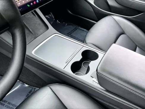 Used 2022 Tesla Model 3 Long Range image 16