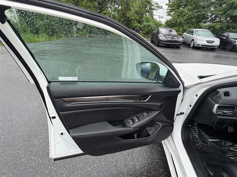 Used 2020 Honda Accord Sport image 12