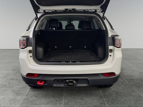 Used 2022 Jeep Compass Trailhawk w/ Trailhawk Convenience Group AWD/4WD image 16