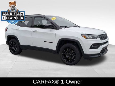 Used 2022 Jeep Compass Latitude w/ Convenience Group AWD/4WD image 2