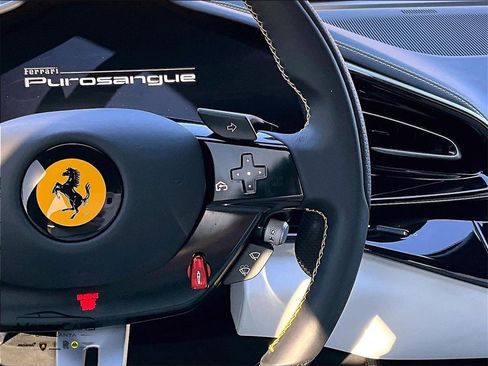 Used 2025 Ferrari Purosangue image 18