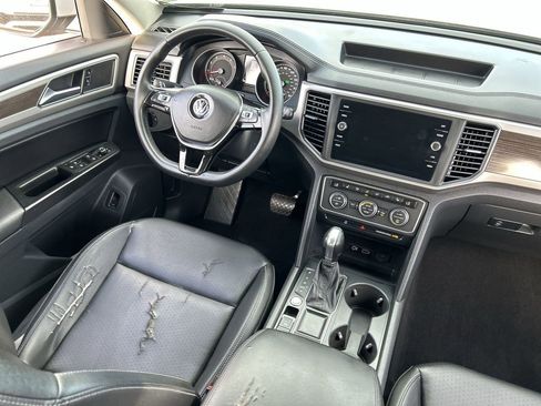 Used 2019 Volkswagen Atlas SE w/ Panoramic Sunroof Package FWD image 11