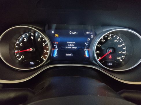 Used 2017 Jeep Compass Latitude w/ Popular Equipment Group AWD/4WD image 23
