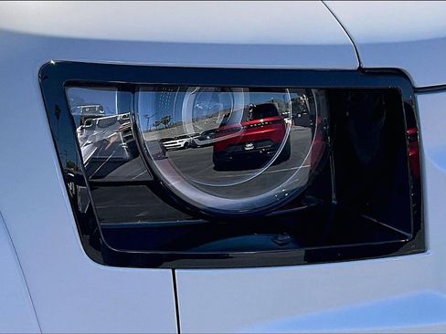 New 2026 Land Rover Defender 110 OCTA image 17