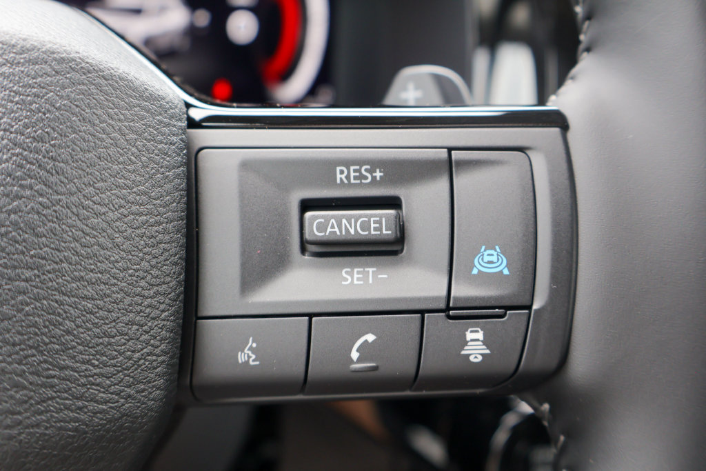 New 2026 Nissan Pathfinder SL FWD image 12