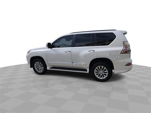 Used 2017 Lexus GX 460 Premium w/ Premium Package image 6