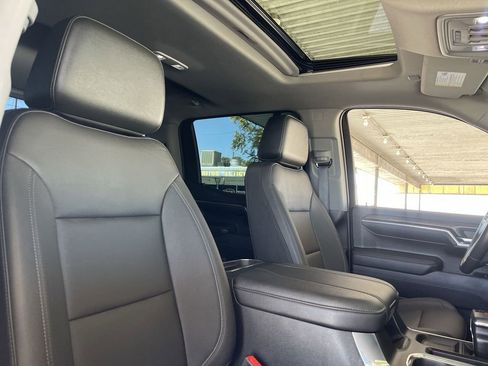 Used 2023 GMC Sierra 1500 SLT w/ SLT Premium Package AWD/4WD image 28