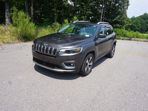 Used 2019 Jeep Cherokee Limited w/ Technology Group FWD image 25