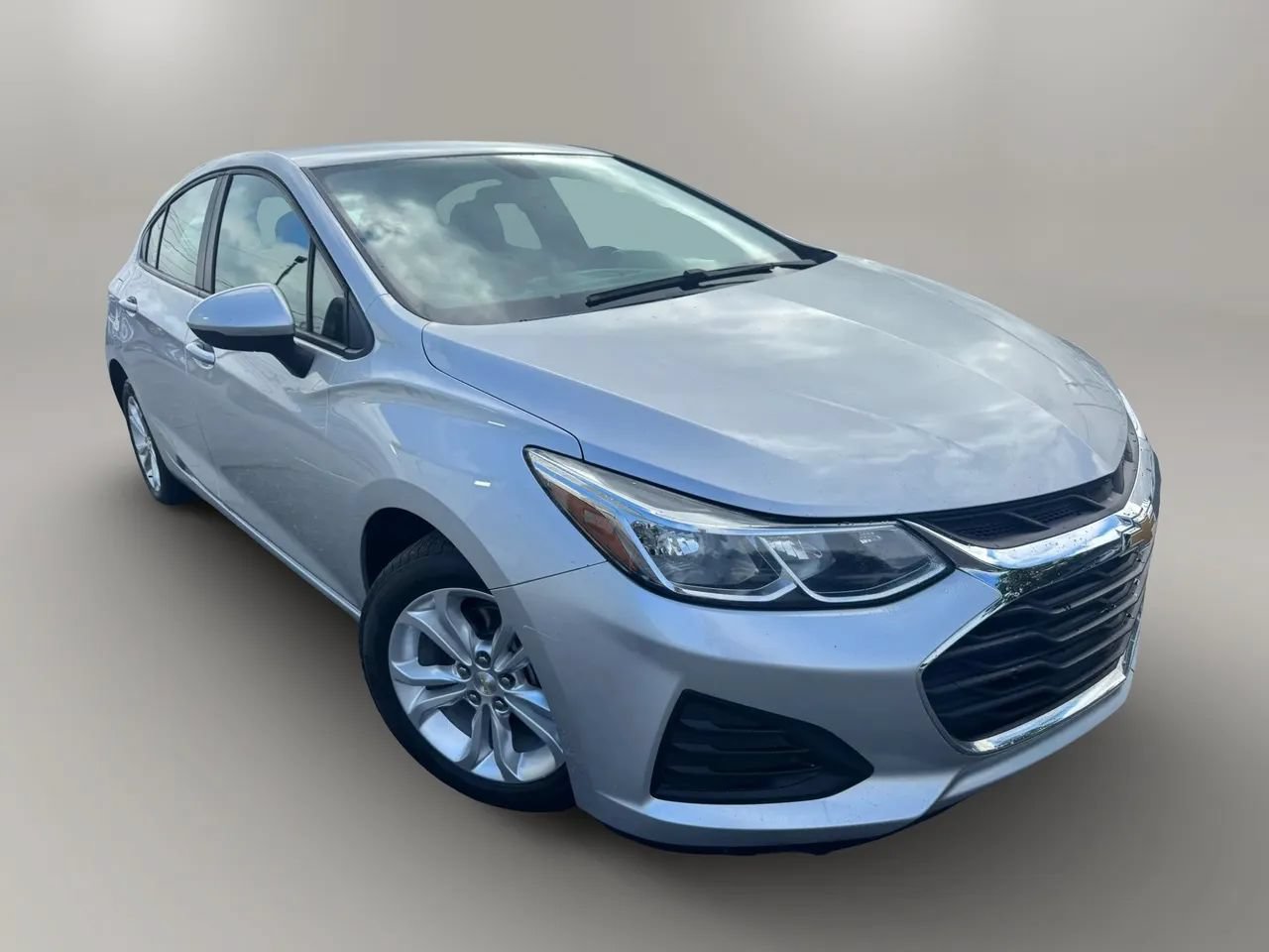 Used 2019 Chevrolet Cruze LS w/ LS Convenience Package FWD image 2