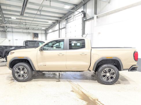 Used 2023 GMC Canyon AT4 w/ AT4 Premium Package AWD/4WD image 6