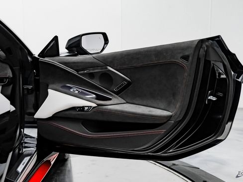 Used 2023 Chevrolet Corvette Stingray Premium Conv w/ Z51 Performance Package image 91