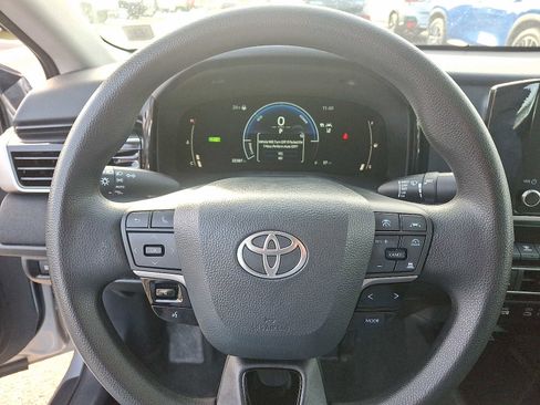 Certified 2025 Toyota Camry LE image 21