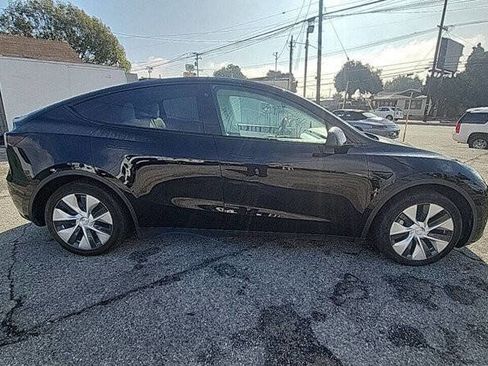 Used 2020 Tesla Model Y Long Range image 6