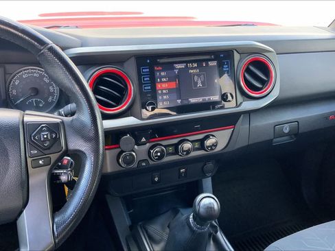 Used 2016 Toyota Tacoma SR AWD/4WD image 15
