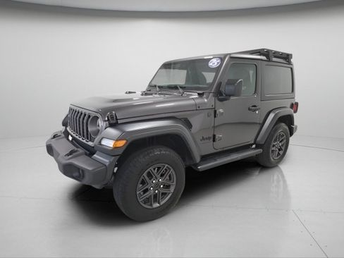 Used 2025 Jeep Wrangler Sport AWD/4WD image 3