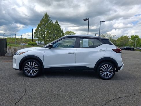 Used 2024 Nissan Kicks SV FWD image 8