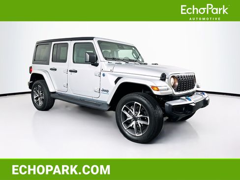 Used 2024 Jeep Wrangler Unlimited w/ Convenience Group AWD/4WD image 1