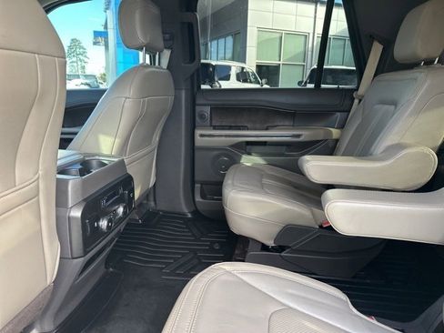 Used 2018 Ford Expedition Limited w/ Equipment Group 301A image 8