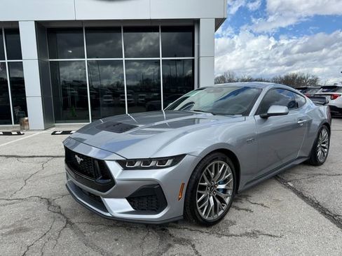 Used 2024 Ford Mustang GT Premium RWD image 3