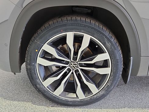 Certified 2023 Volkswagen Atlas Cross Sport SEL Premium R-Line AWD/4WD image 11