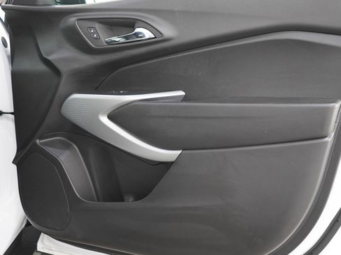 Used 2024 Chevrolet Trax RS w/ Driver Confidence Package FWD image 9