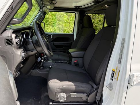 Used 2023 Jeep Wrangler Unlimited Sport AWD/4WD image 15