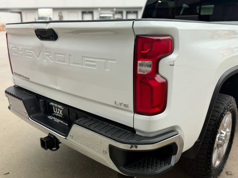 Used 2020 Chevrolet Silverado 2500 LTZ w/ LTZ Premium Package AWD/4WD image 9